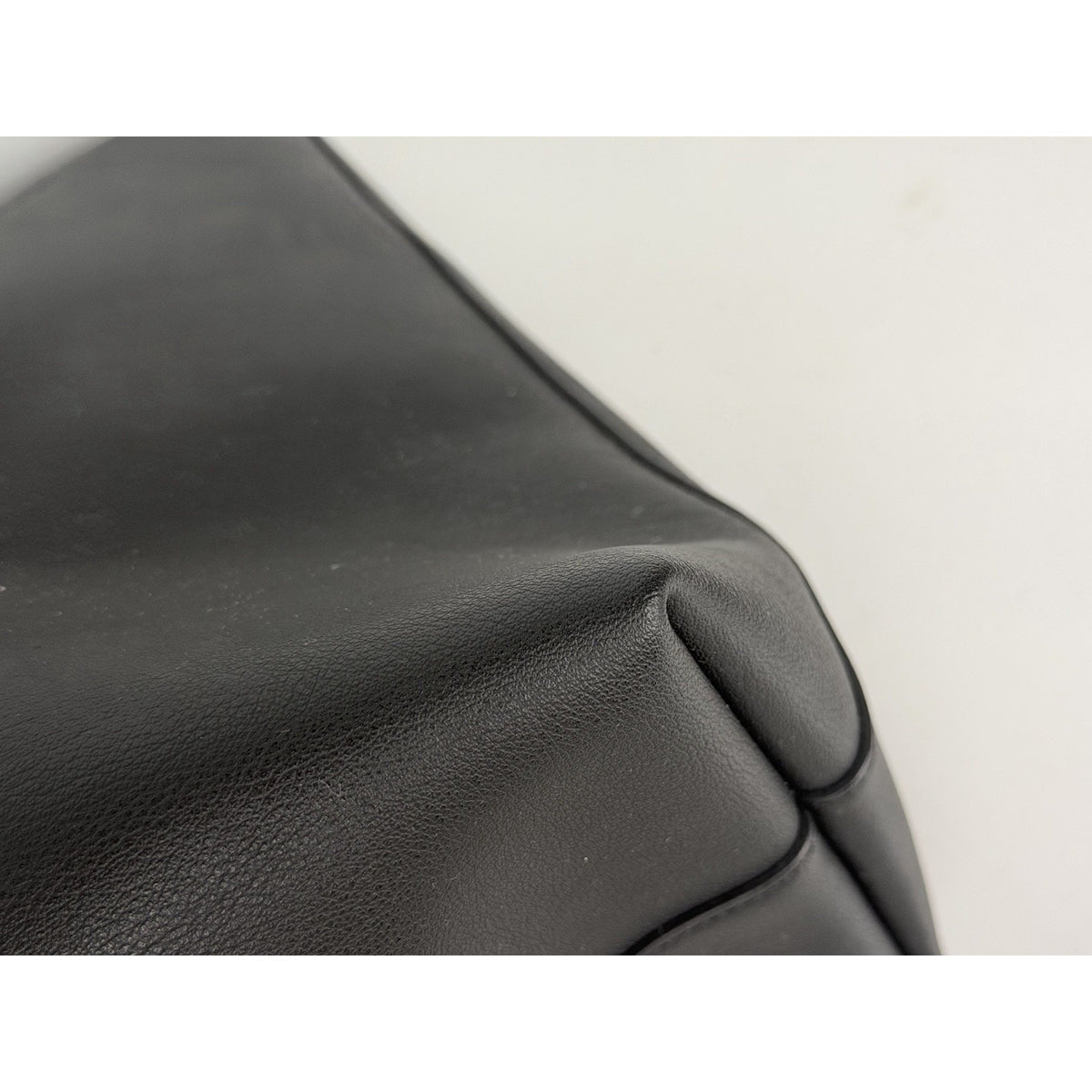 Saint Laurent E/W Shopping Tote Shoulder Bag in Black Leather With Pouch S-07