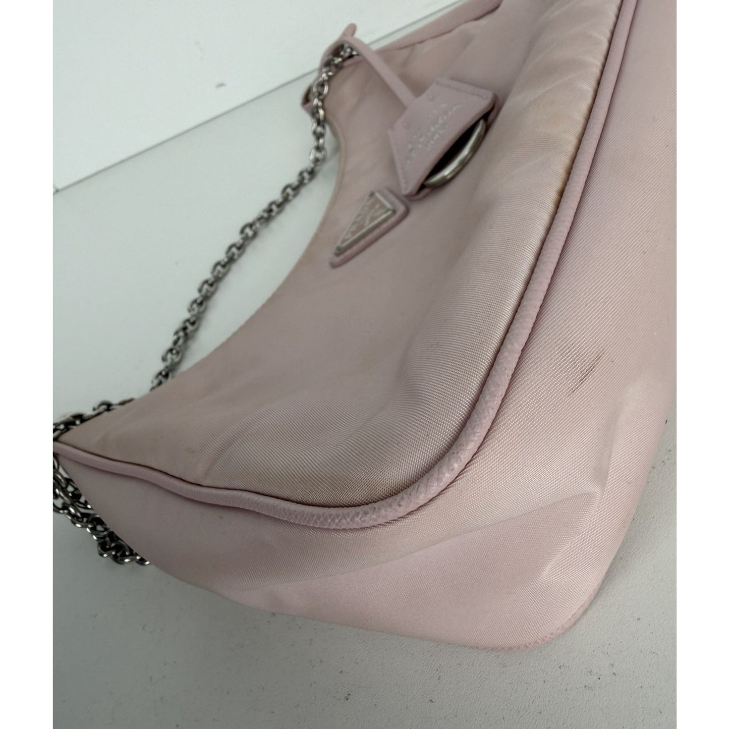 Prada Tessuto Re-Edition 2005 Shoulder Bag in Light Pink Nylon S08