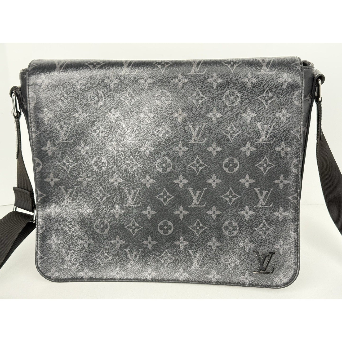 LOUIS VUITTOM District PM Monogram Eclipse Messenger Bag