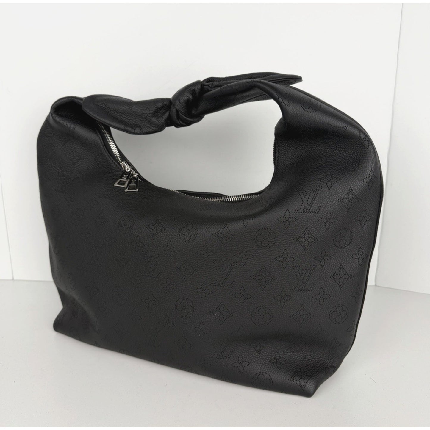 Louis Vuitton Why Knot Handbag MM in Black LV Monogram Mahina Leather NFC B-2