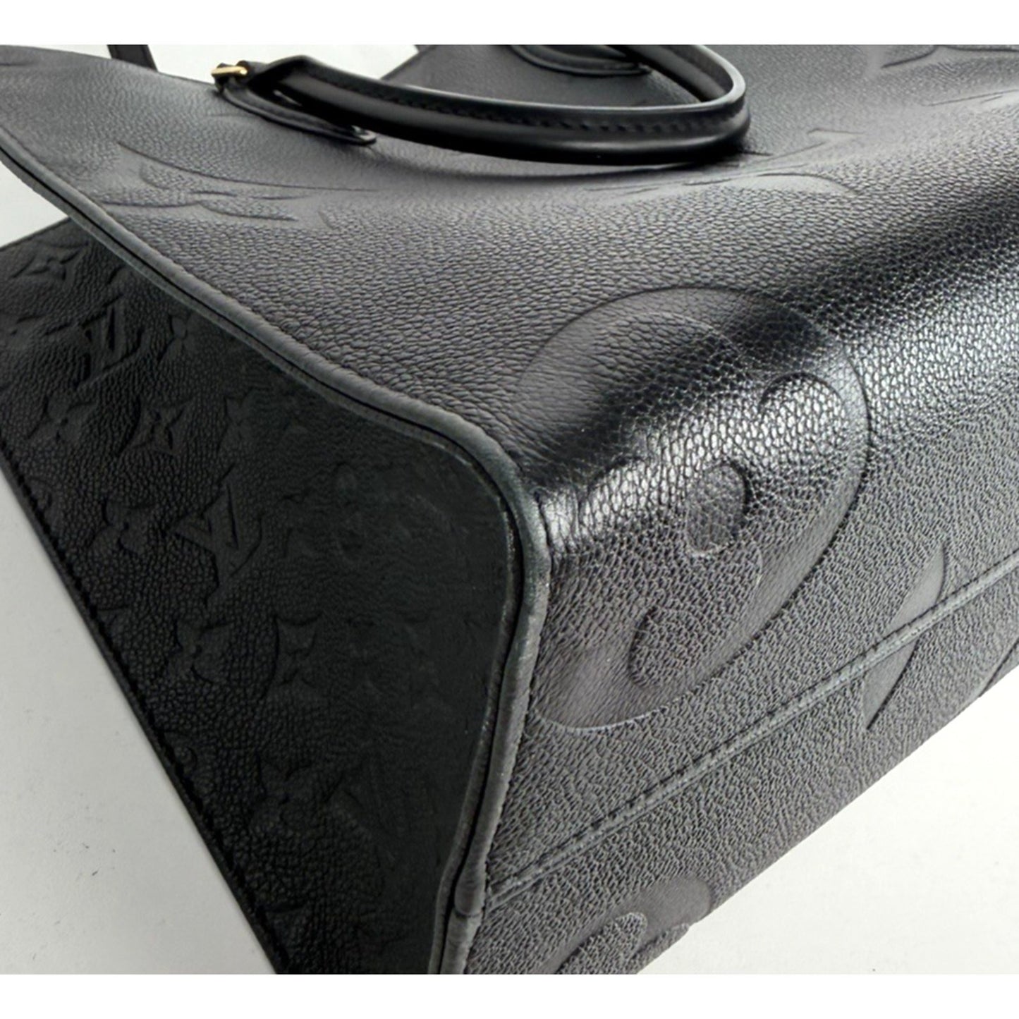 Louis Vuitton OnTheGo MM Bag in Black Monogram Empreinte Leather NFC D9