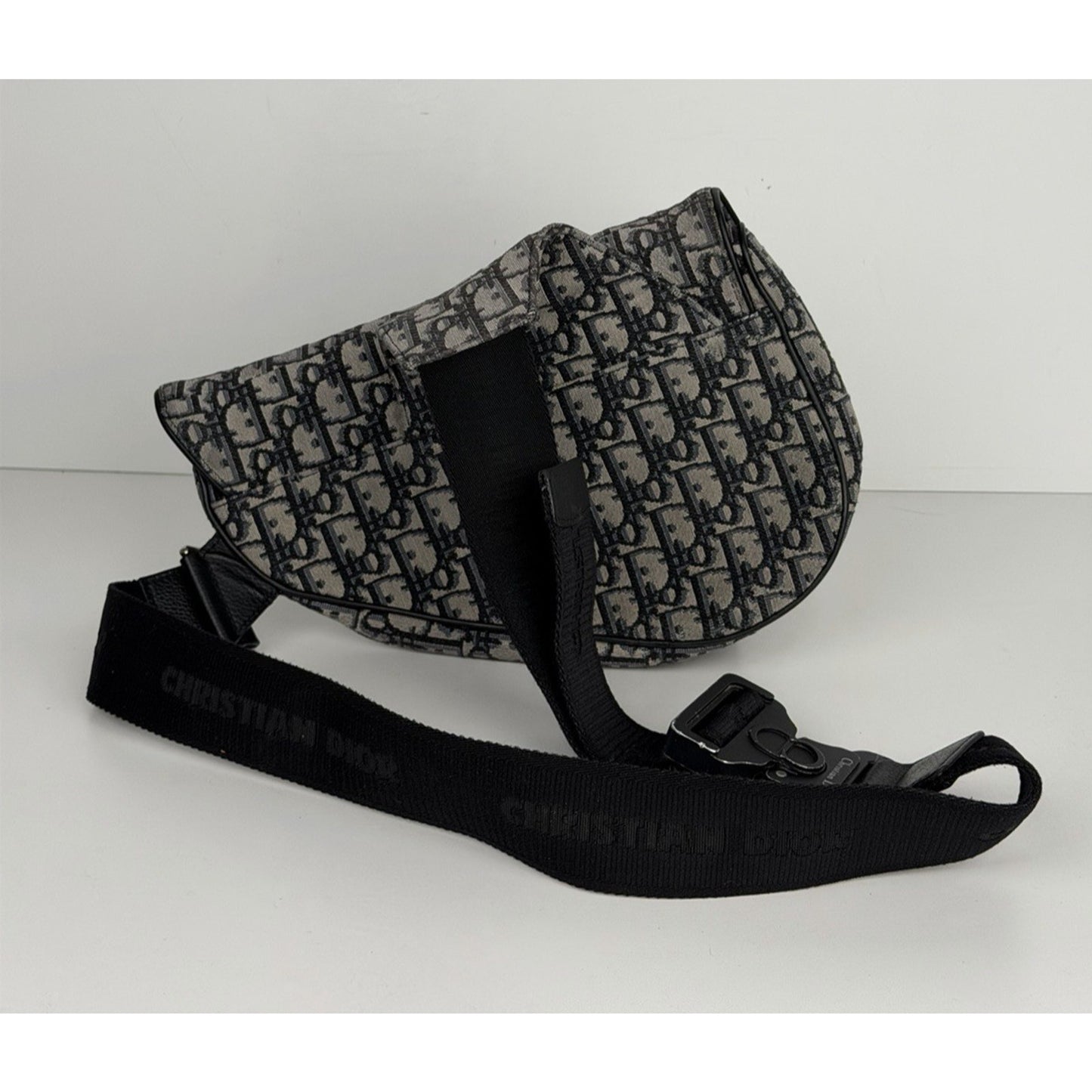 Dior Men Saddle Bag in Navy Monogram Oblique Jacquard Canvas 2019 B4
