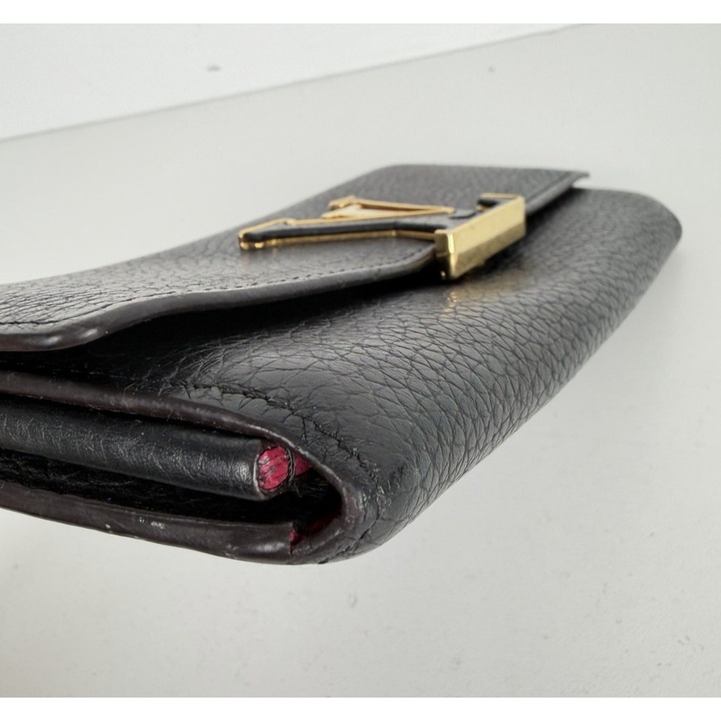 Louis Vuitton Capucines Wallet in Black Taurillon Leather 2019