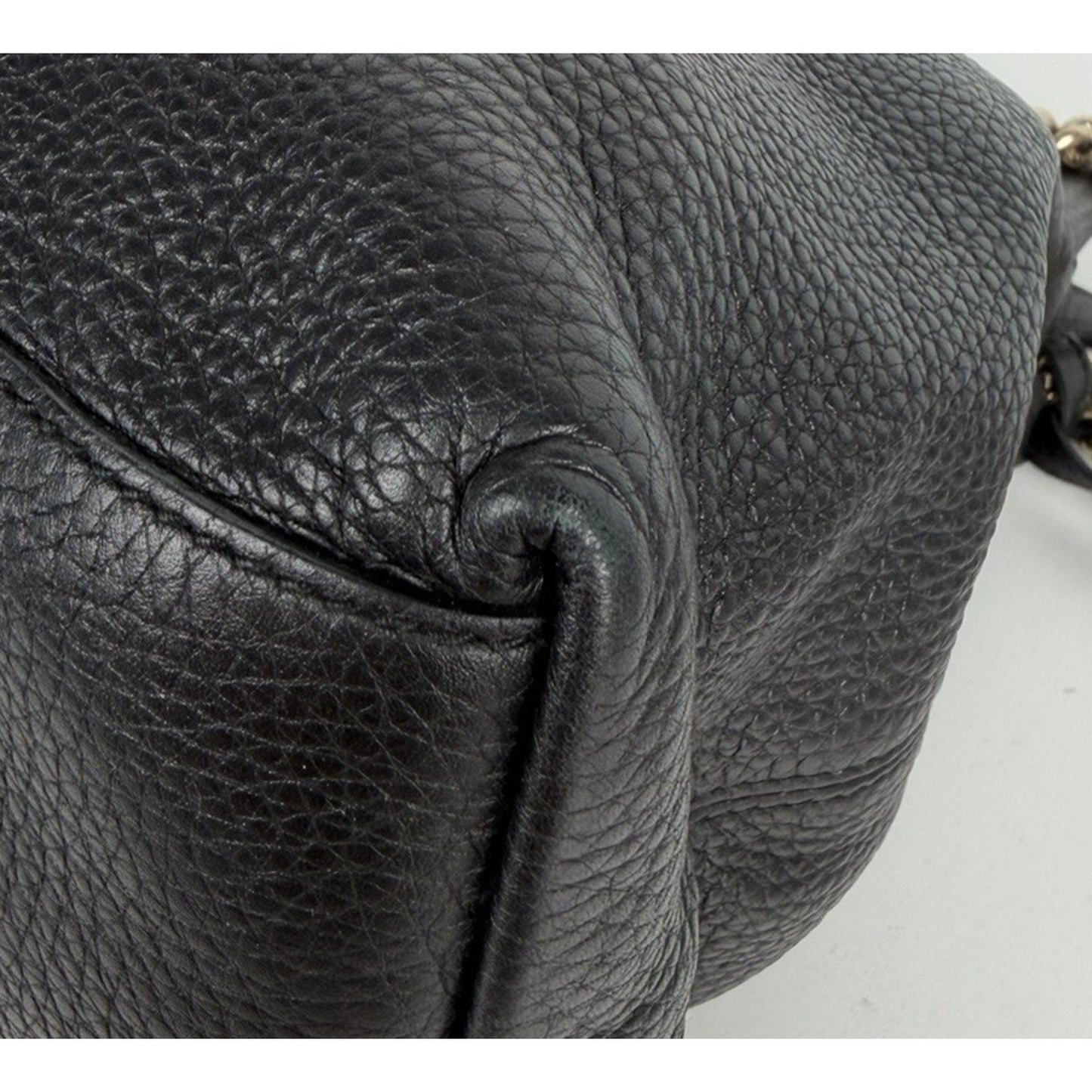 Gucci Soho Chain Shoulder Medium Bag in Black Pebbled Leather with Tassel S-06