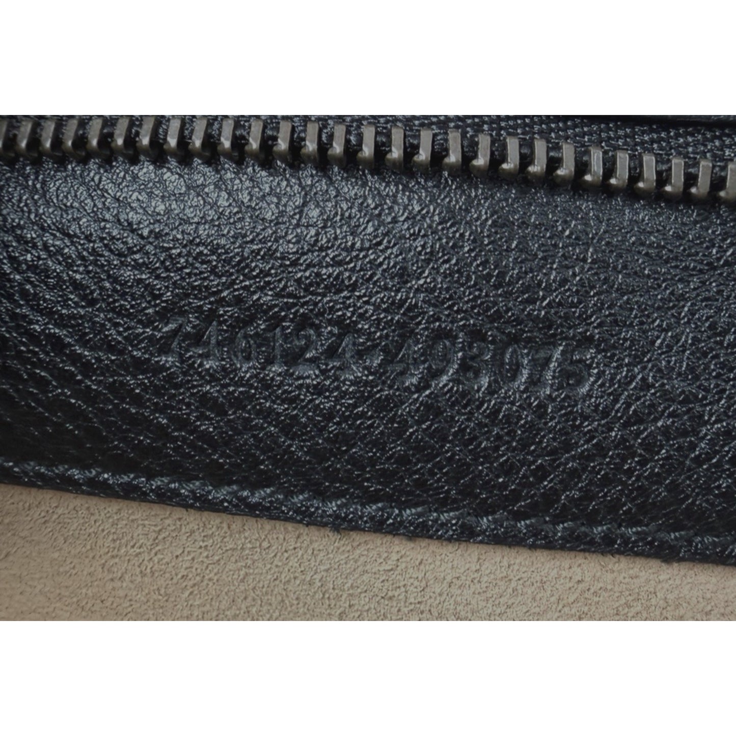 Gucci Diana Medium Shoulder Bag in Black Leather with Bamboo Top Handle S