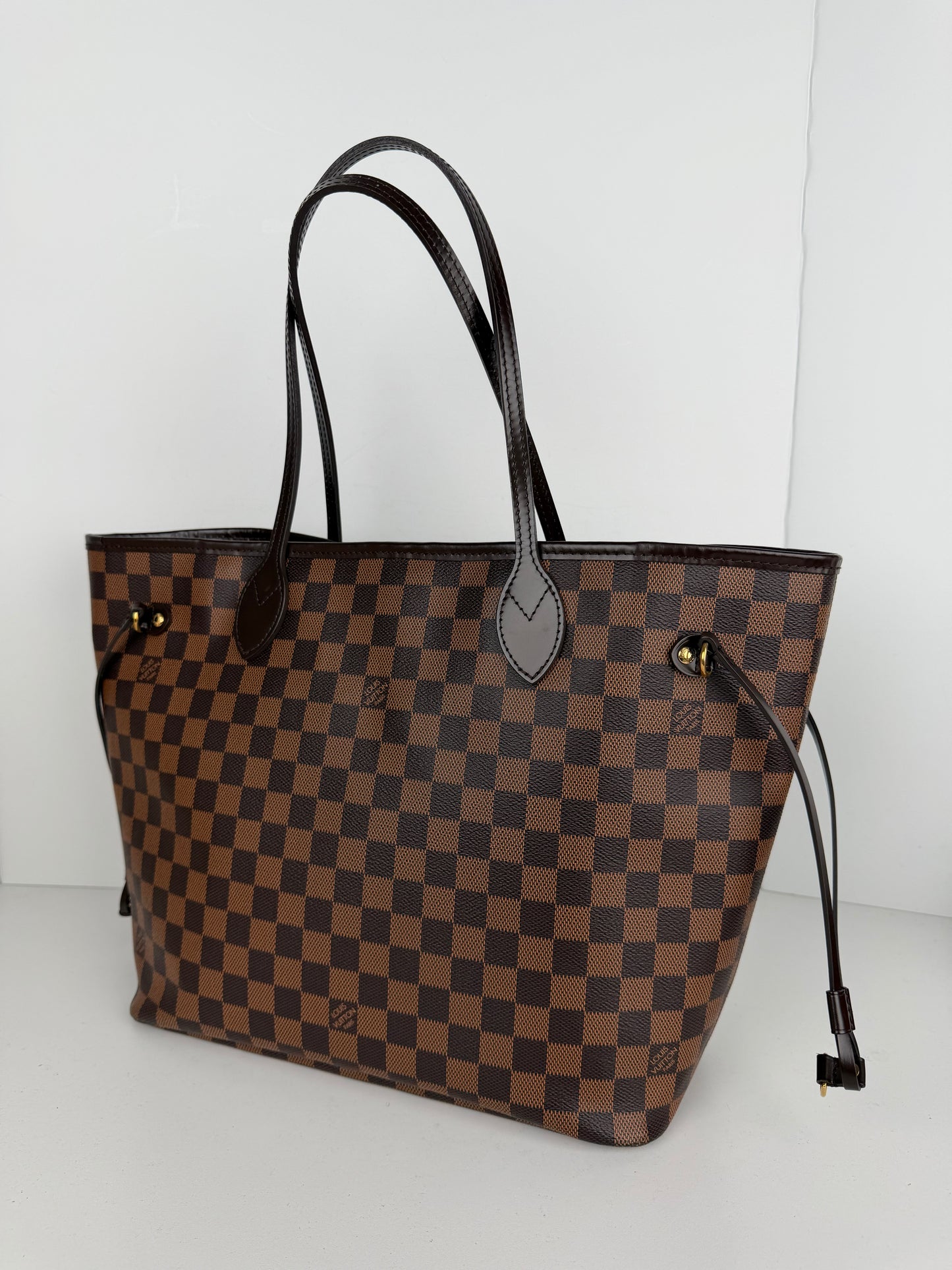 Louis Vuitton Neverfull MM Tote Bag in Damier Ebene Coated Canvas 2015 YE-1