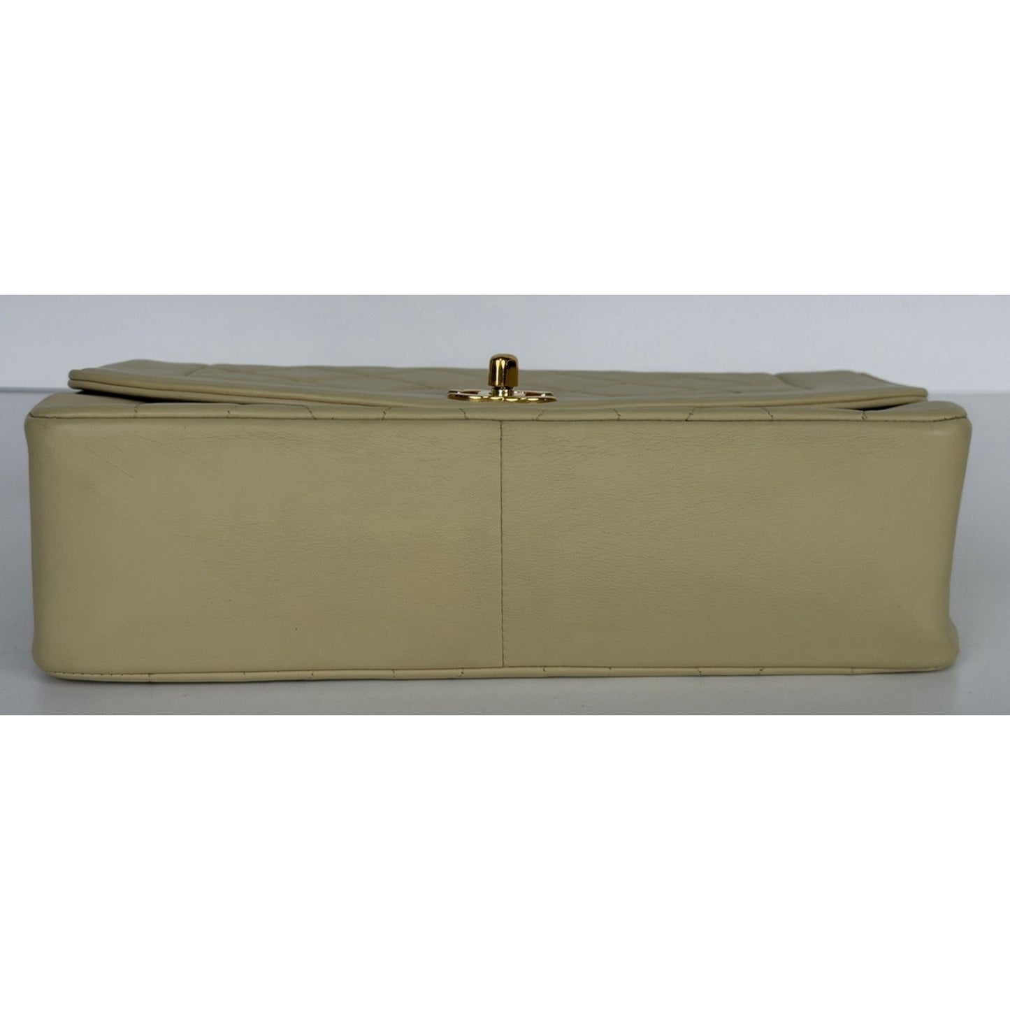 Chanel Vintage Medium Diana Flap Bag in Light Beige Lambskin Leather C6
