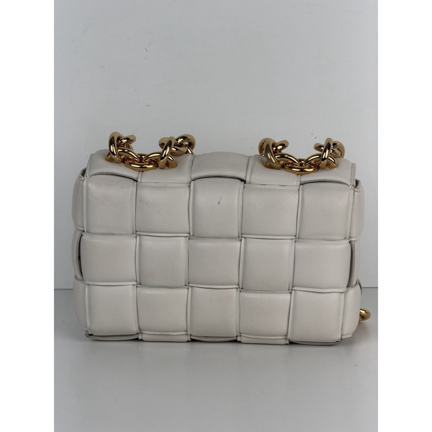 Bottega Veneta Padded Chain Cassette Bag Medium in White Intrecciato Leather S