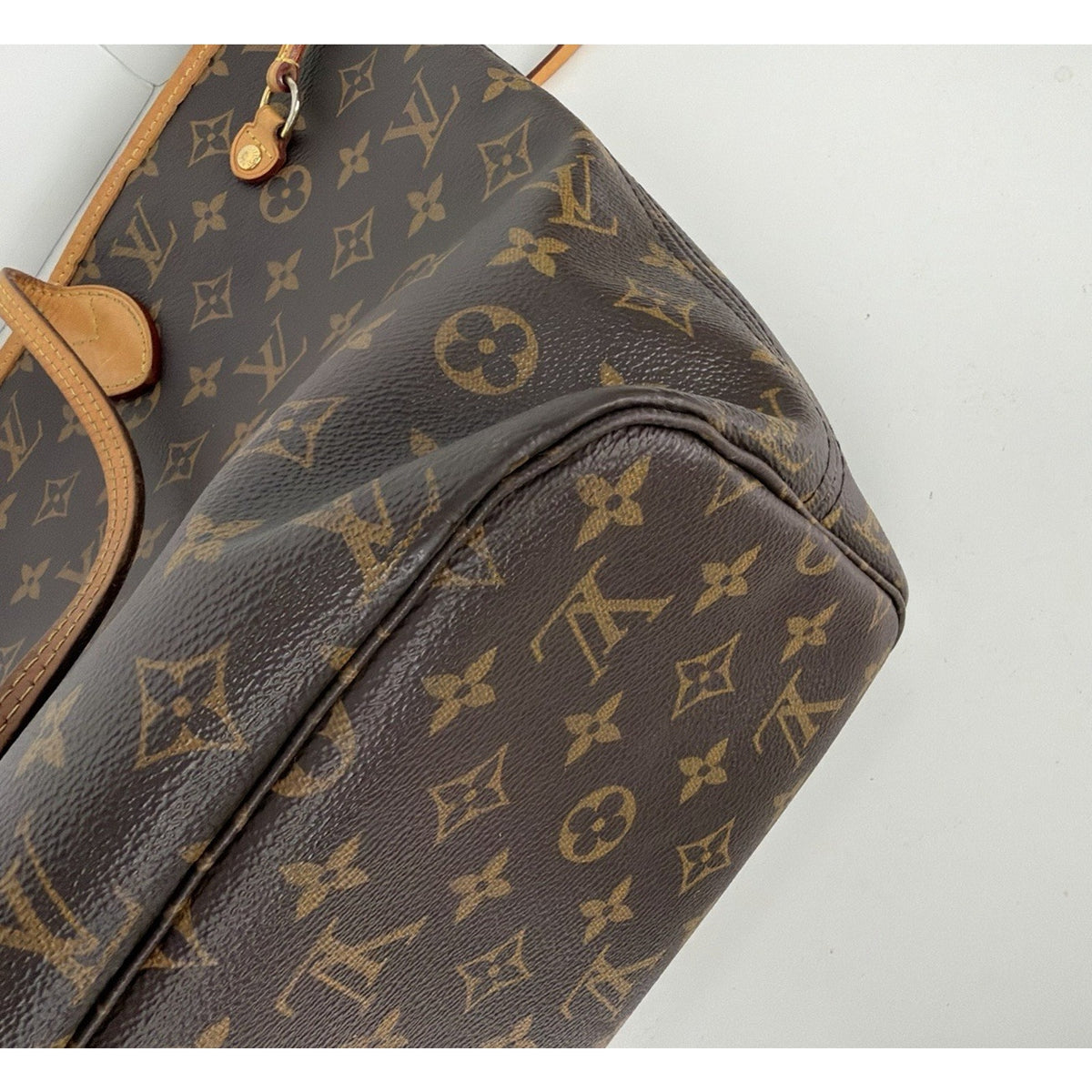 Louis Vuitton Neverfull MM Tote Bag in LV Monogram Brown Coated Canvas 2015 S22
