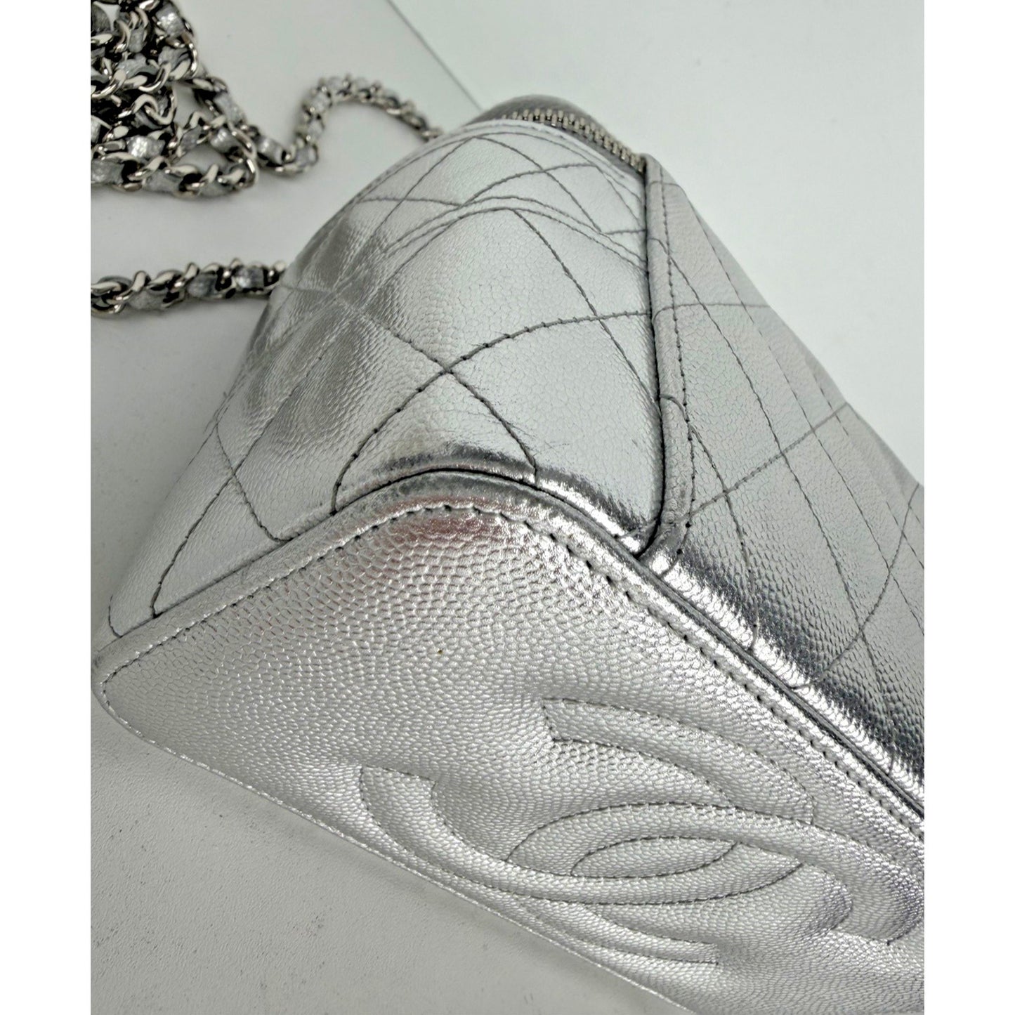 Chanel Slim Top Handle Vanity Case Bag in Metallic Silver Caviar Leather NFC B-5