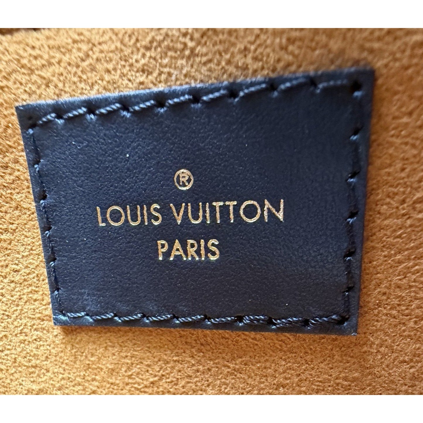 Louis Vuitton OnTheGo MM Tote Bag Black Monogram Empreinte Leather NFC C4