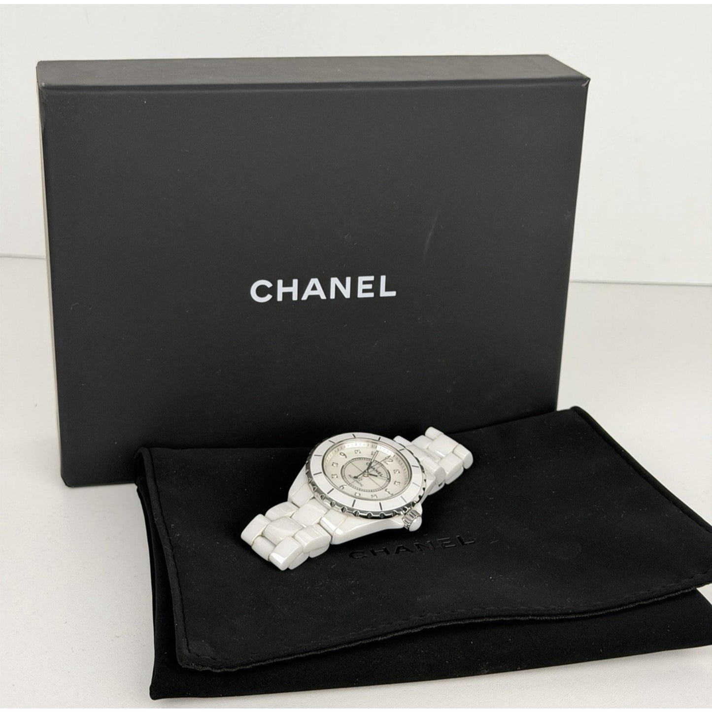 Chanel J12 Wristwatch 40mm in White High-Tech Ceramic with a Diamond-Set Dial