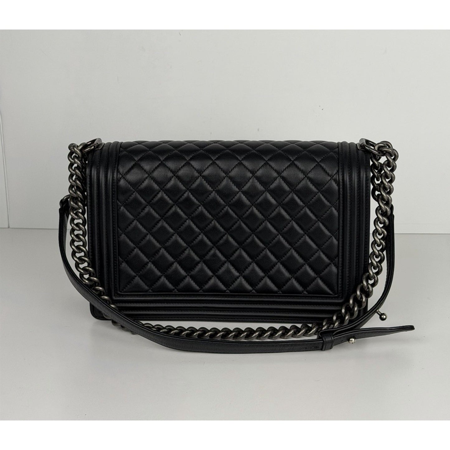 Chanel Boy Shoulder Medium Bag in Black Quilted Leather 2014-2015 B4