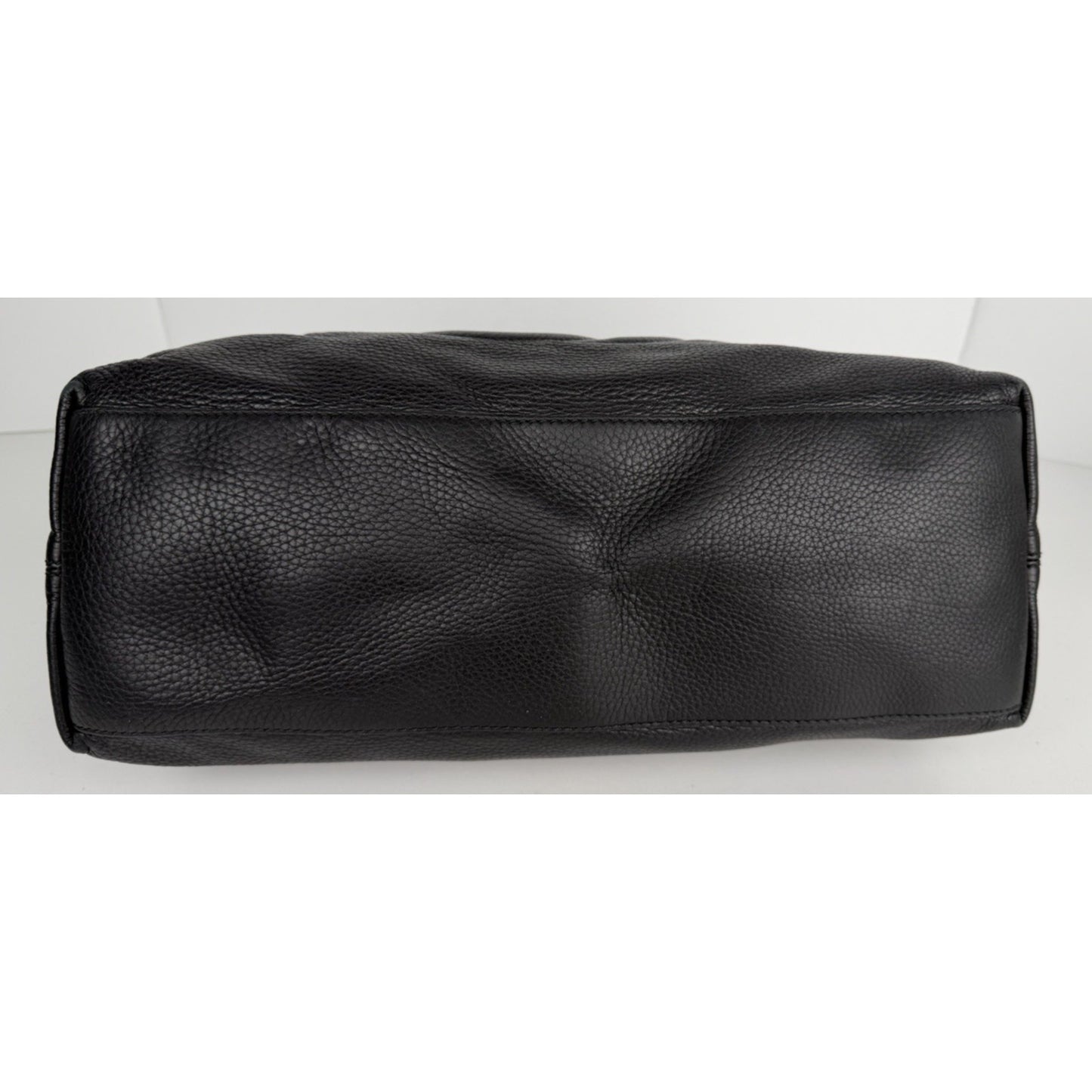 Gucci Soho Chain Shoulder Medium Bag in Black Pebbled Leather with Tassel S-06