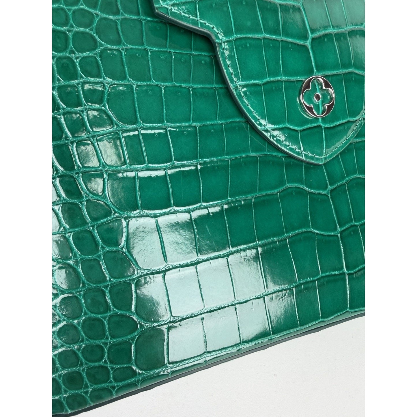 Louis Vuitton Capucines Green MM Bag in Alligator Leather Microchipped E3