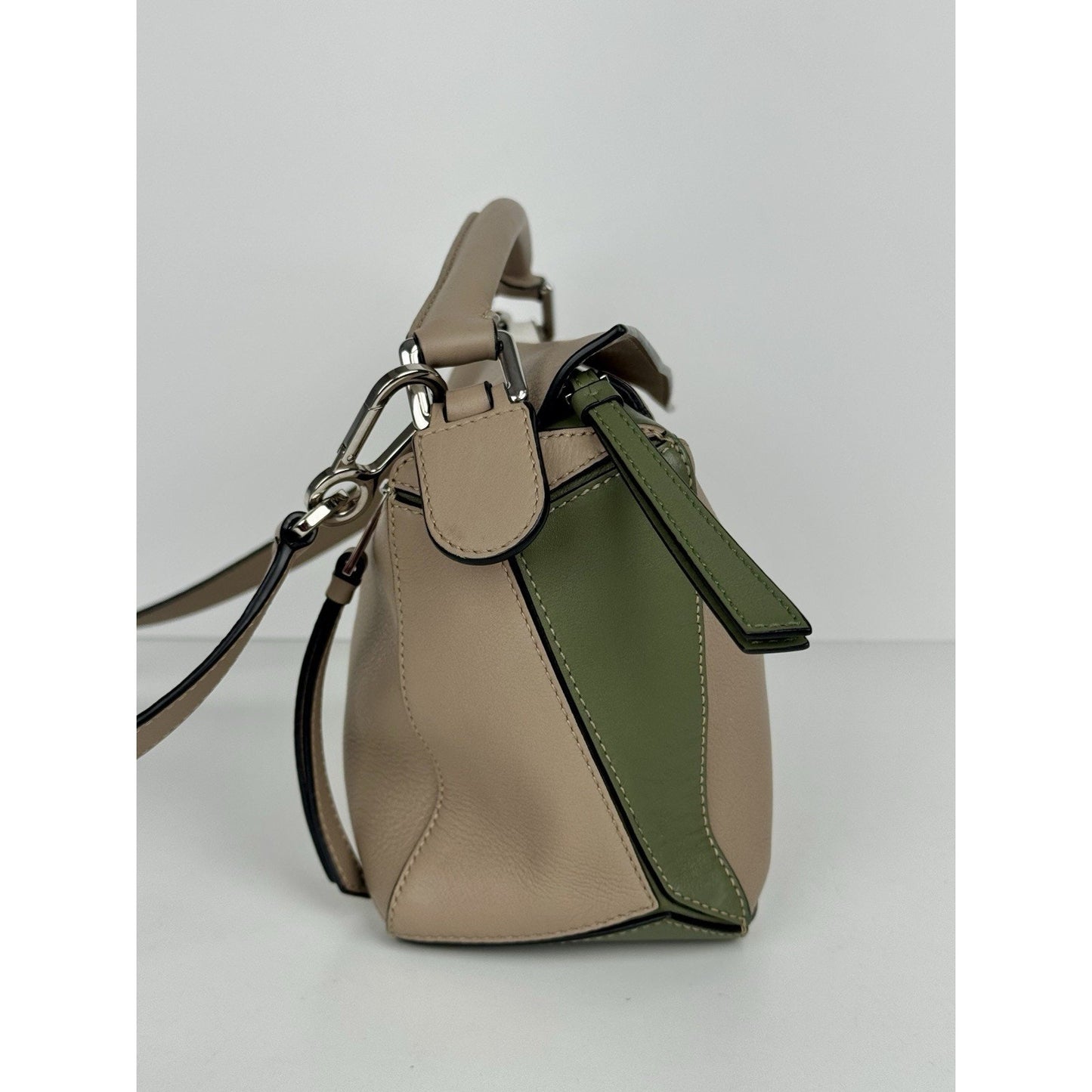 Loewe Puzzle Bag in Beige Green White Leather with Silver Hardware Shoulder Bag