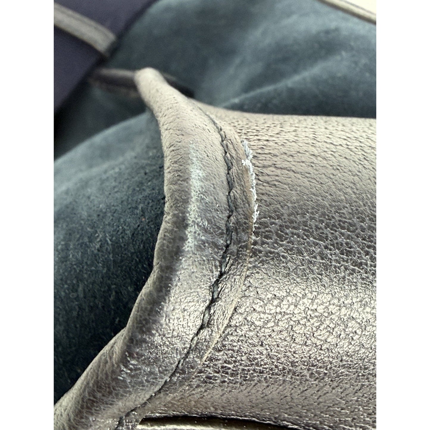 Gucci Neo Vintage Duffle Bag Medium in Dark Blue Suede With Leather Trim