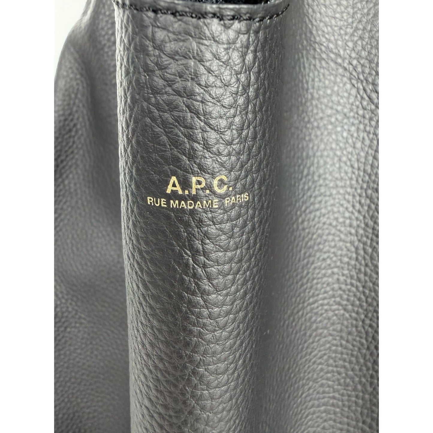 A.P.C. Le Neige Slouchy Hobo Bag Unisex in Black Grained Leather S-19