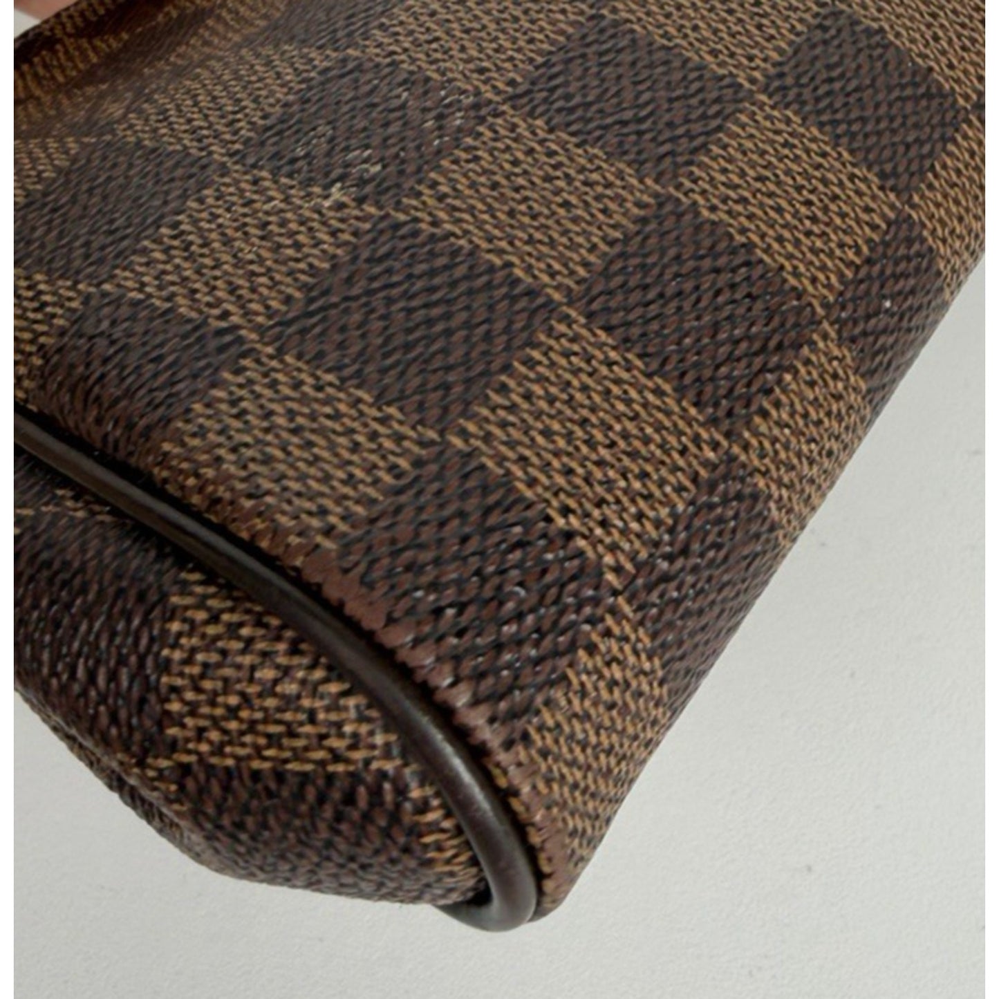Louis Vuitton Eva Clutch Bag in Damier Ebene Coated Canvas 2017 S02
