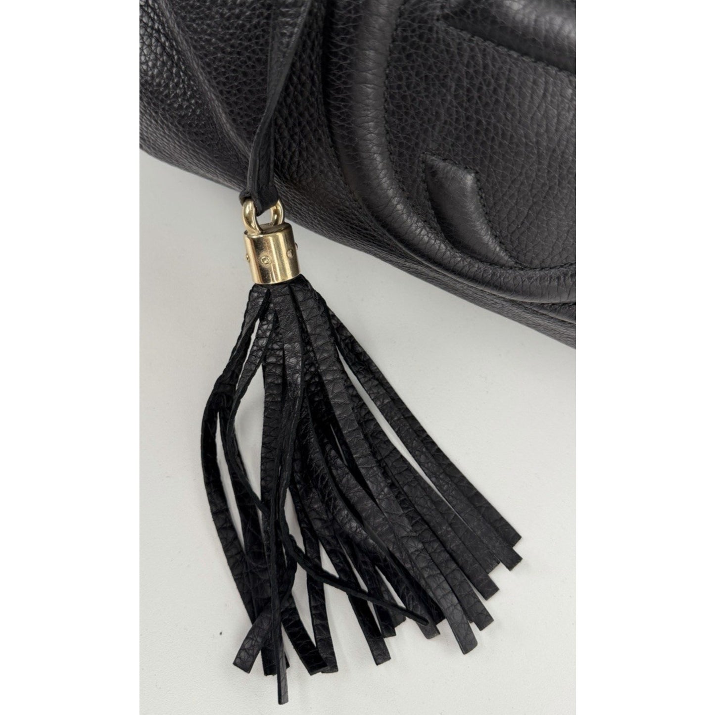 Gucci Soho Chain Shoulder Medium Bag in Black Pebbled Leather with Tassel S-06