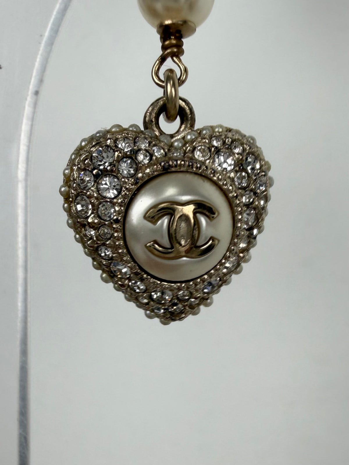 Chanel Faux Pearl & Strass CC Heart Drop Earrings in Gold-Tone Metal 2022 k1