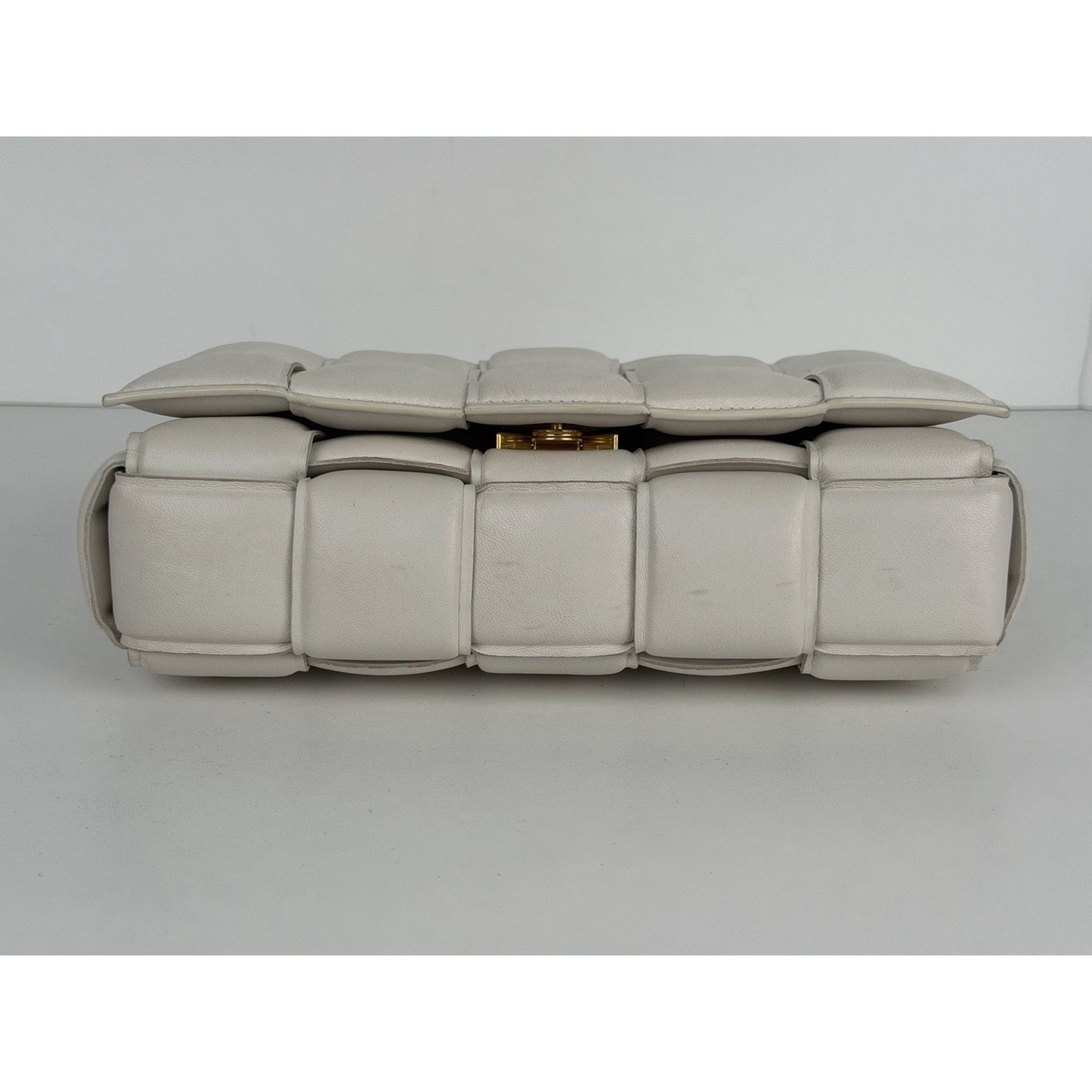 Bottega Veneta Padded Chain Cassette Bag Medium in White Intrecciato Leather S
