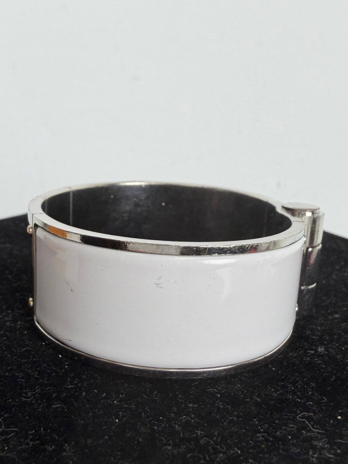 Hermes Wide Enamel Hinged Bangle Bracelet in White Enamel K1