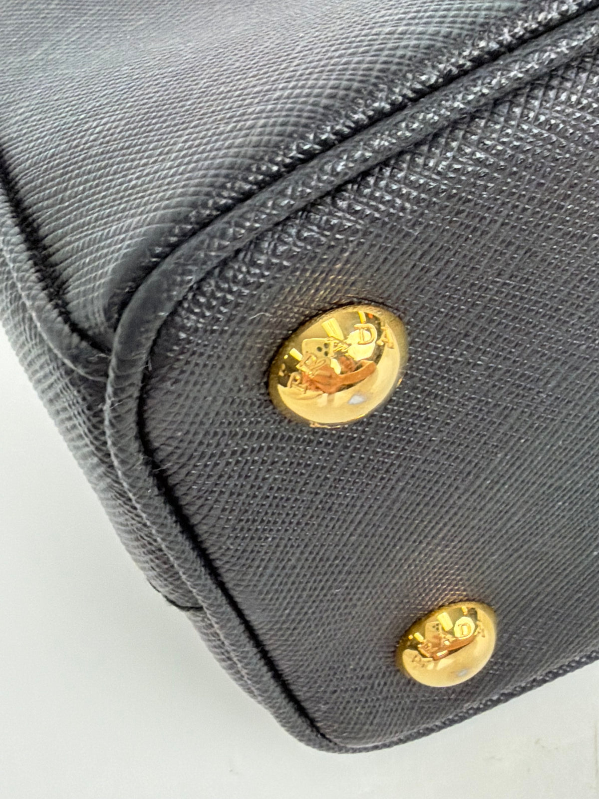 Prada Galleria Mini Top-Handle Bag in Black Saffiano Leather YK1