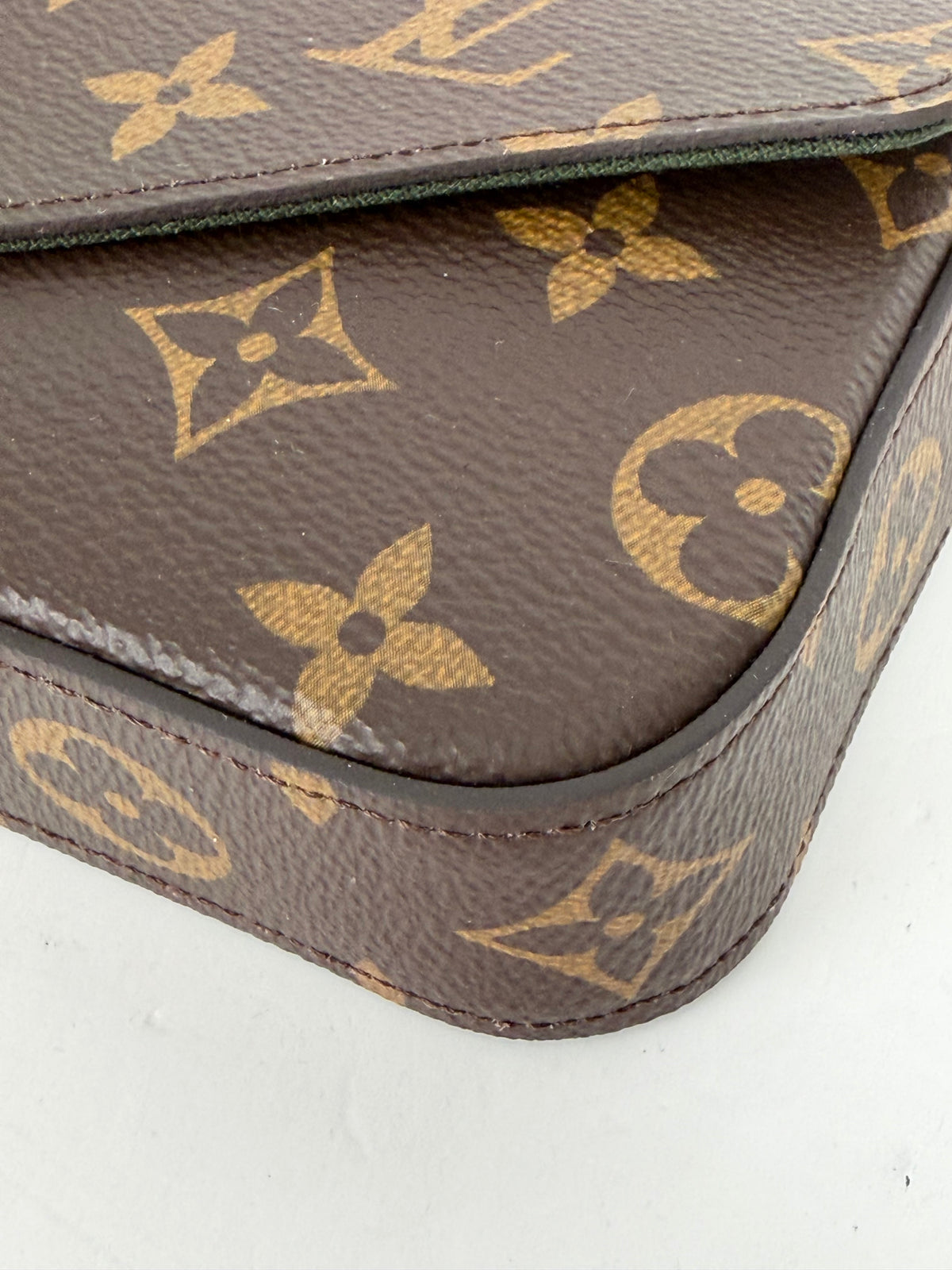 Louis Vuitton Felicie Strap & Go Crossbody Bag in Khaki & Brown Monogram Coated Canvas NFC YC7