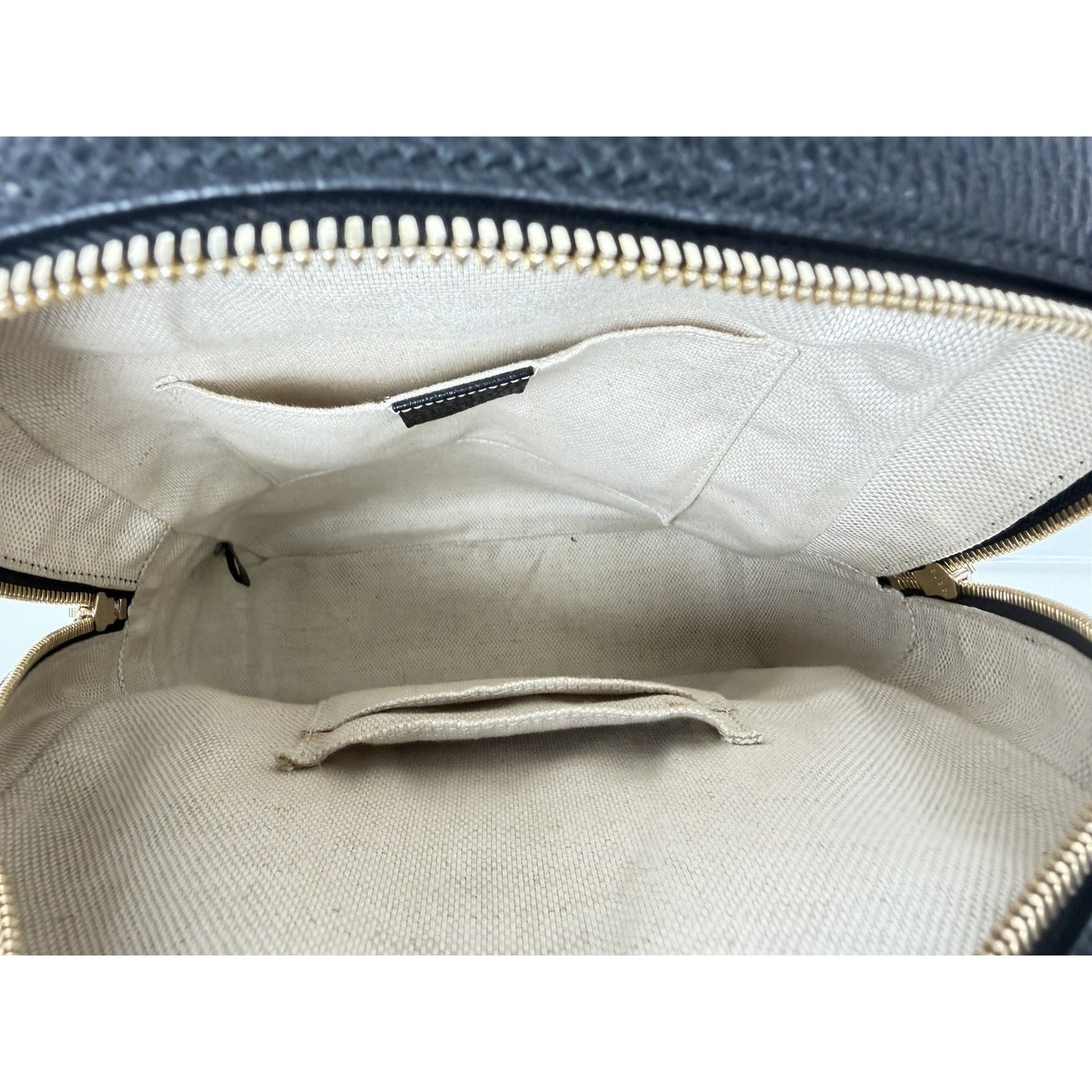 Gucci Soho Backpack in Black Leather With Gold Chain Shoulder Straps S