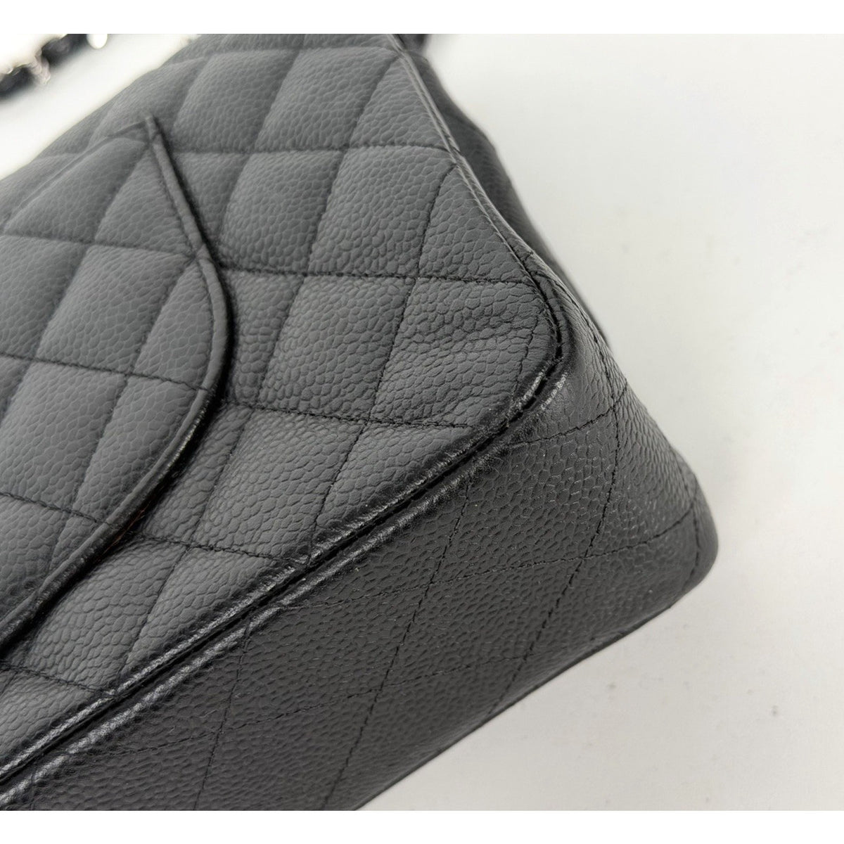 Chanel Classic Double Flap Shoulder Bag Medium in Black Caviar Leather 2012 D-04