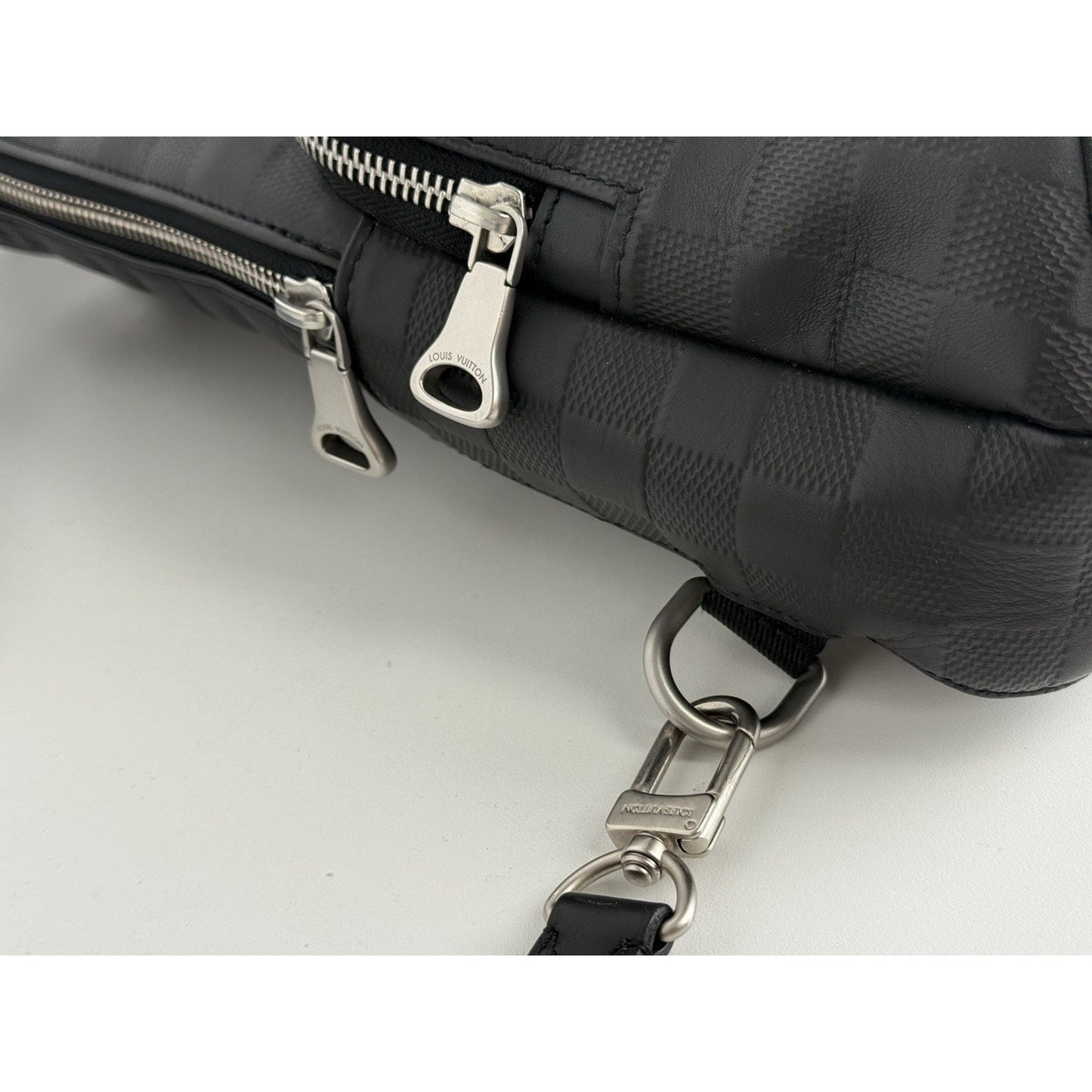 Louis Vuitton Avenue Sling Bag Damier Infini Leather Crossbody Men's Bag