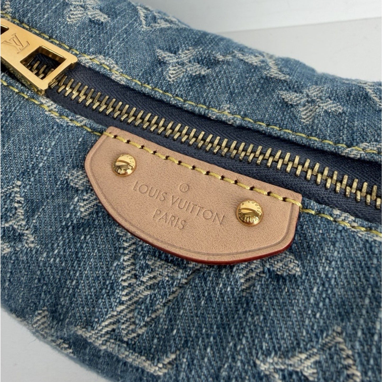 Louis Vuitton Hills Pochette Shoulder Bag in Blue LV Monogram Denim NFC C5
