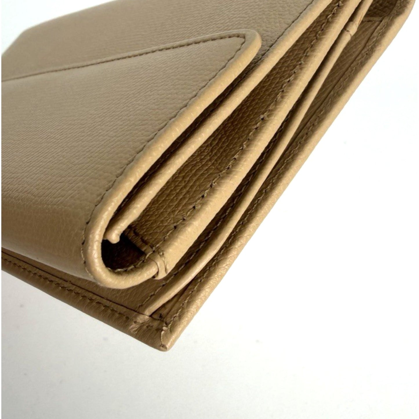 Chanel Interlocking CC Logo Continental Wallet in Beige Vintage 2004-2005 K2