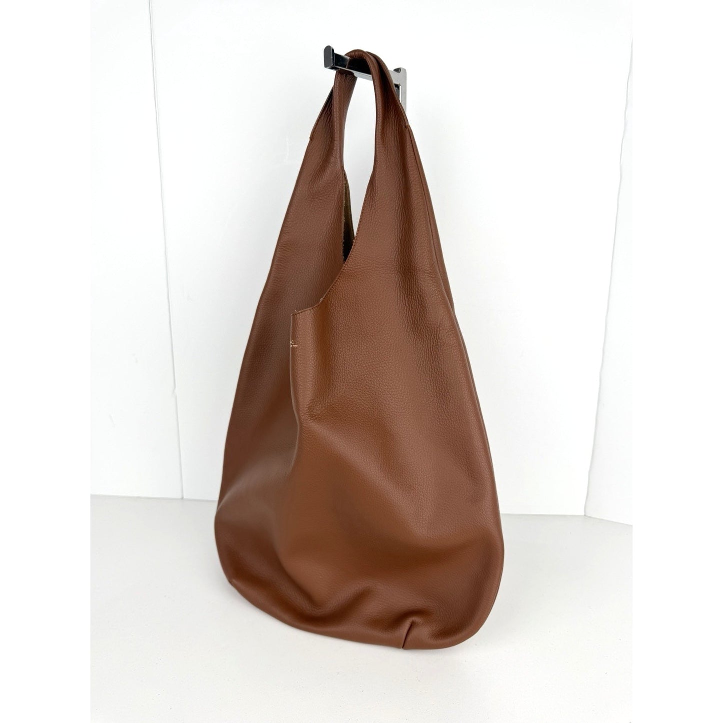 A.P.C. Le Neige Slouchy Hobo Bag Unisex in Cognac Brown Grained Leather S-19