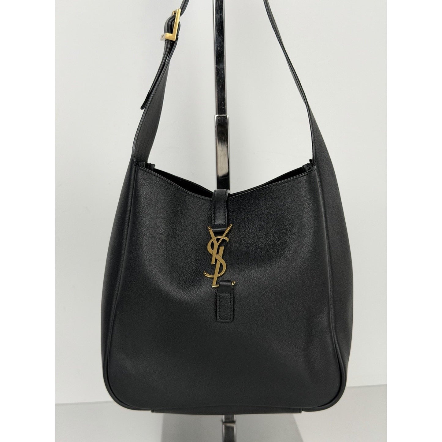 Saint Laurent Le 5 A 7 Small Hobo Bag in Black Grain Leather C2