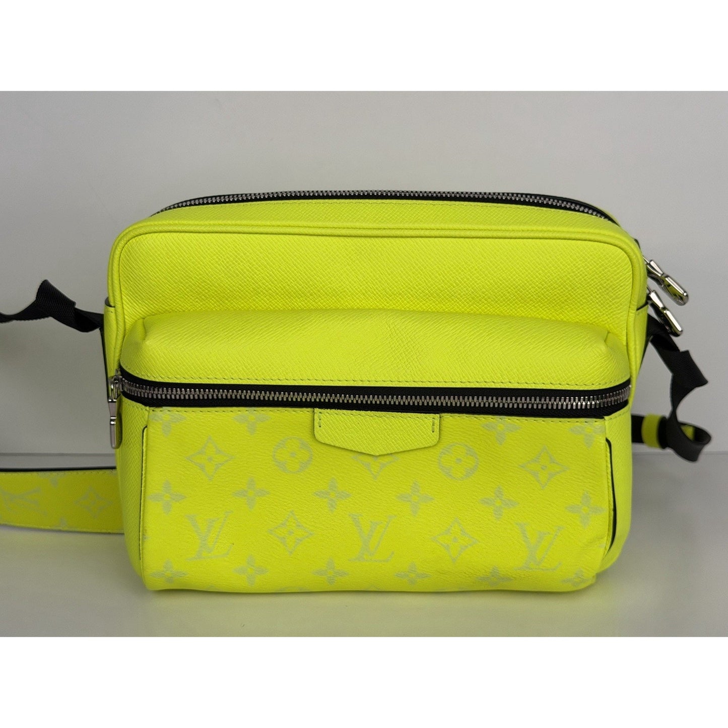 Louis Vuitton Outdoor Messenger Taiga in Neon Yellow Color Microchipped D9