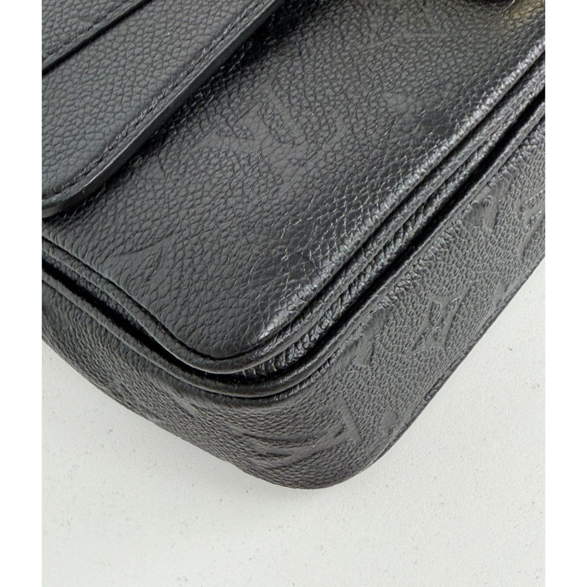 Louis Vuitton Marceau Shoulder Bag in Black LV Monogram Empreinte Leather NFC E2