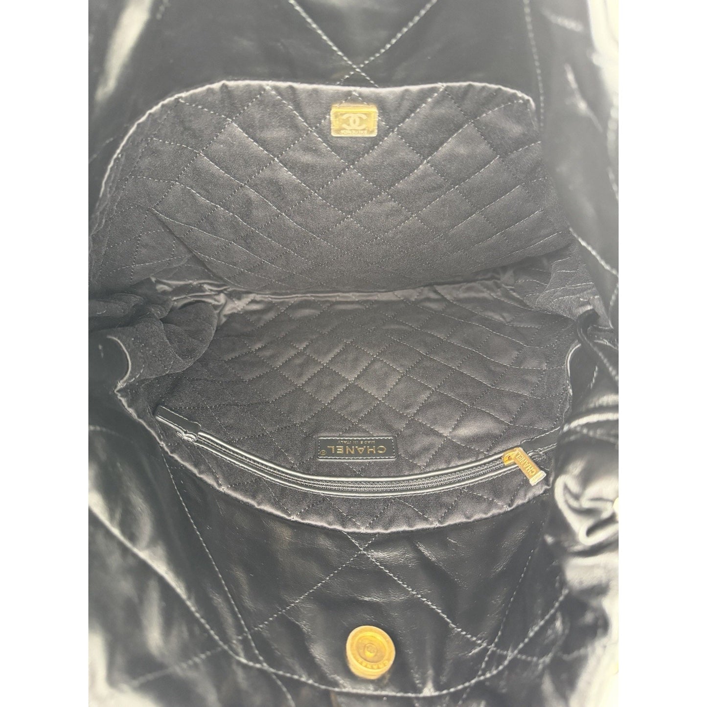 Chanel 22 Medium Handbag in Black Quilted Calfskin Leather NFC B2