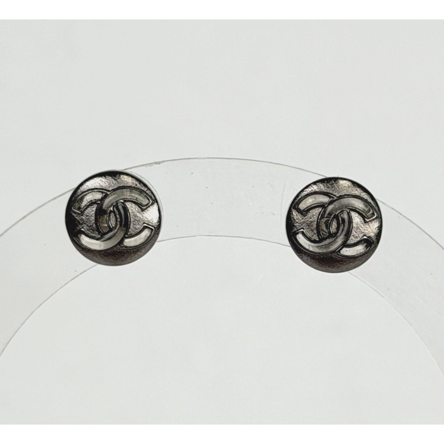 Chanel Ruthenium-Like Finish Round Stud Earrings with CC Logo Design K3