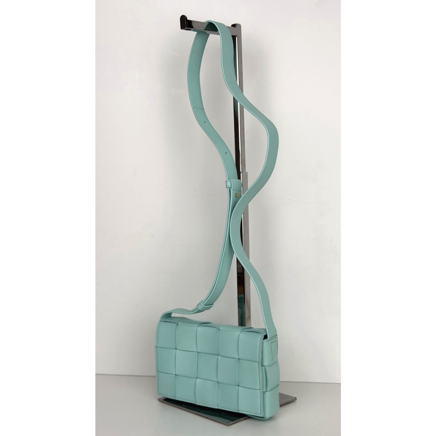 Bottega Veneta Intrecciato Cassette Shoulder Bag Small in Spearmint Leather