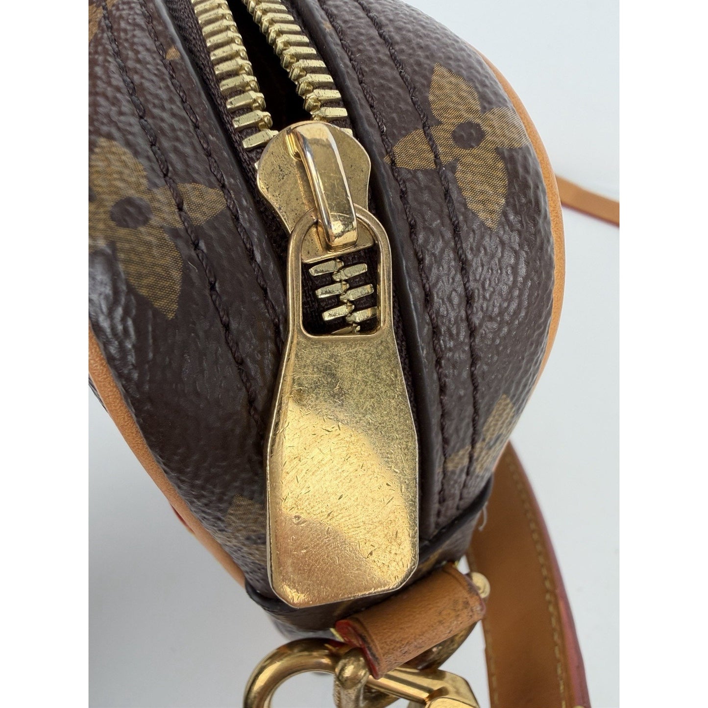Louis Vuitton Danube PM Shoulder Bag in Monogram Canvas Microchipped C9