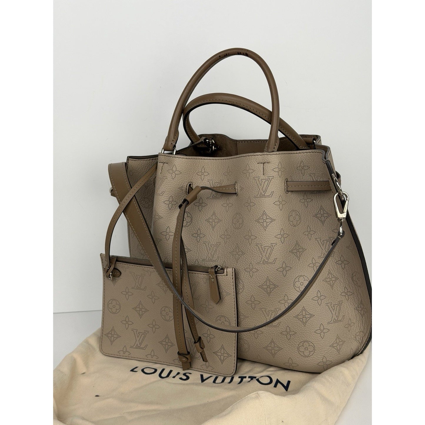 Louis Vuitton Girolata Handbag in Galet Mahina Leather with Pouch 2017 C2