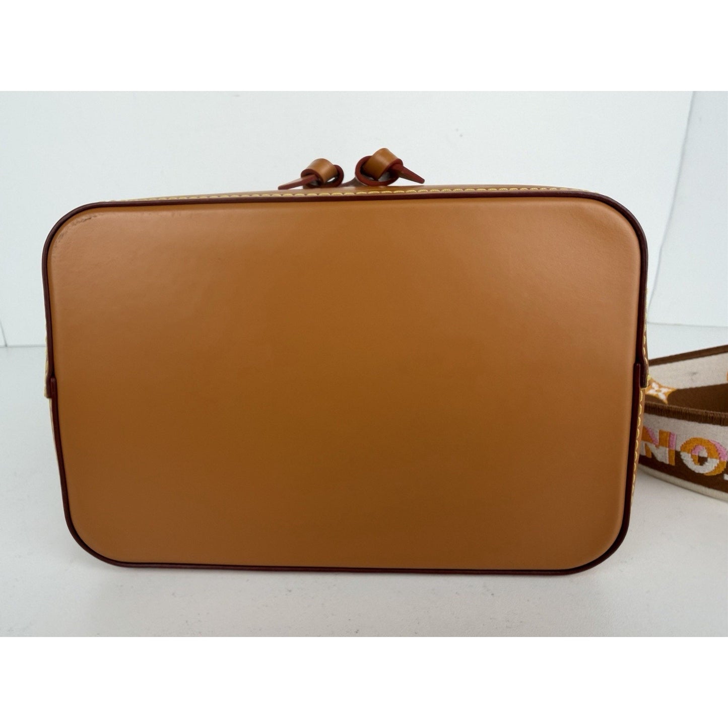 Louis Vuitton Neonoe Bucket Shoulder Bag BB in Gold Miel Epi Leather NFC C-7