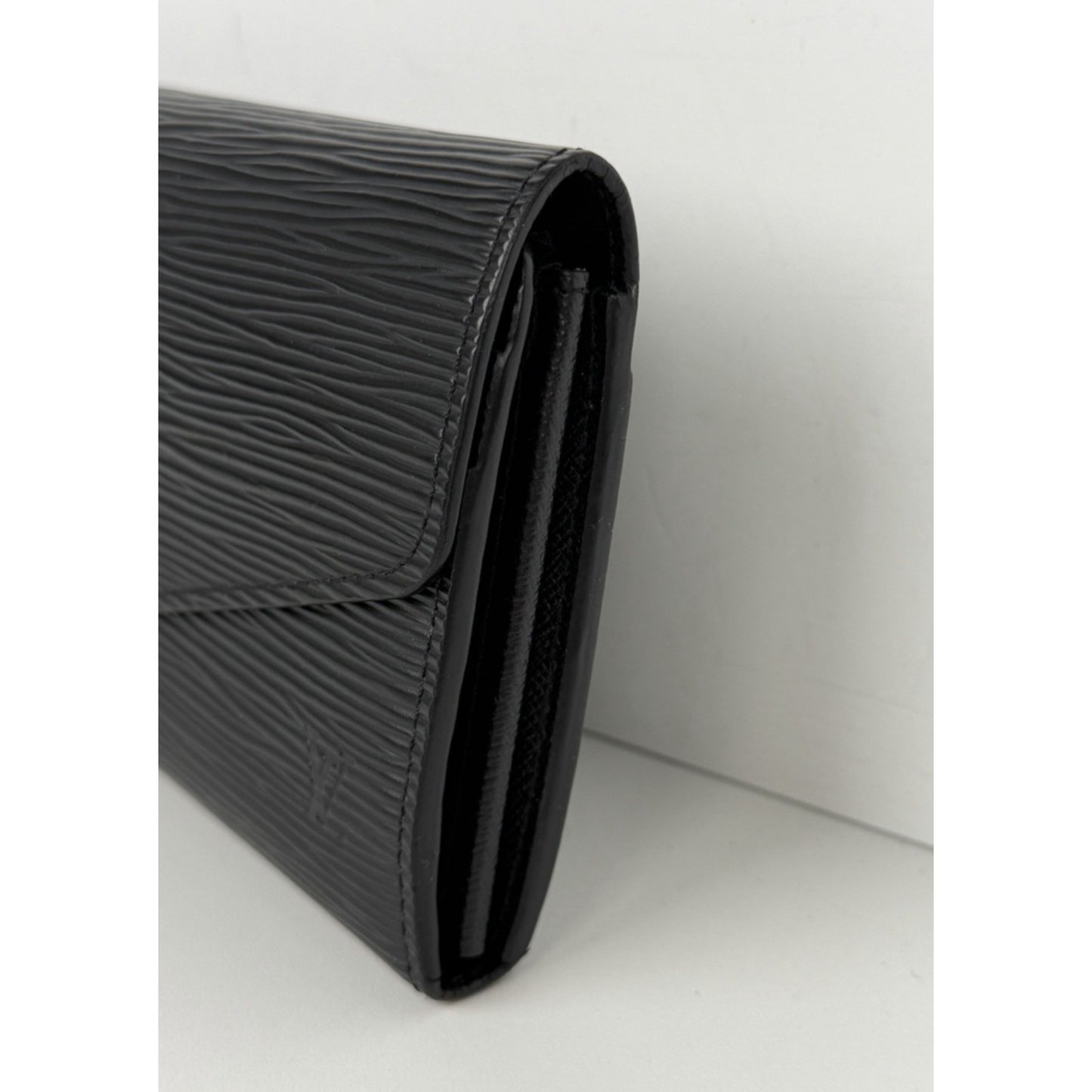 Louis Vuitton Sarah Wallet Black Epi Leather & Snap Closure NFC K2