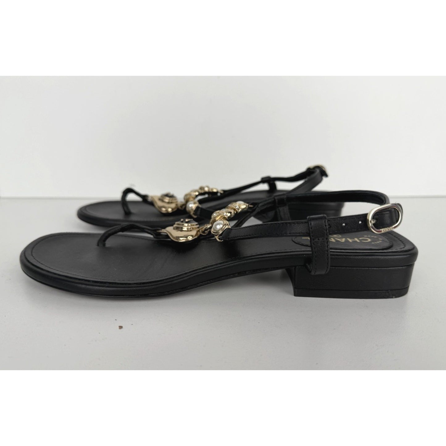 Chanel Metal Heart Thong Sandals Black Lambskin with Crystal Accents US Size 7.5