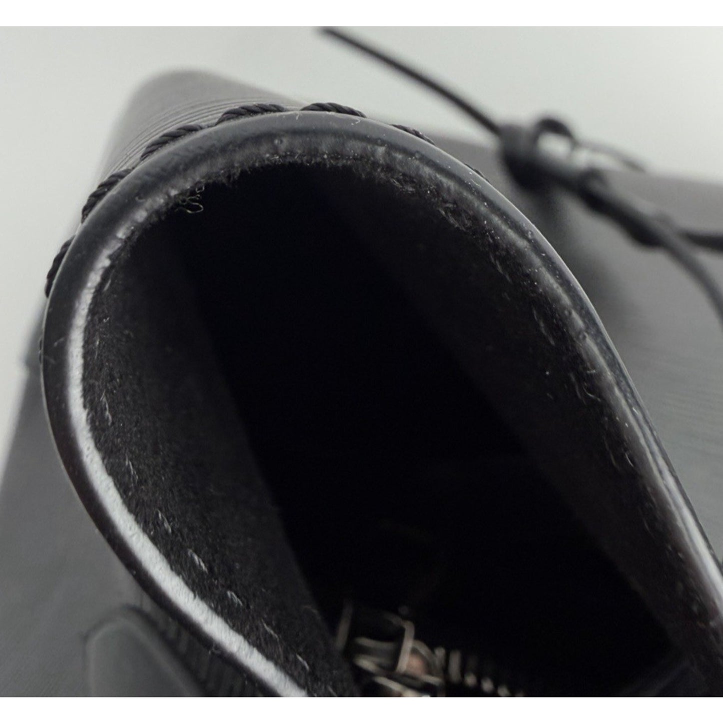 Louis Vuitton NéoNoé Bucket Bag MM Black Epi Leather Embossed Texture NFC C8