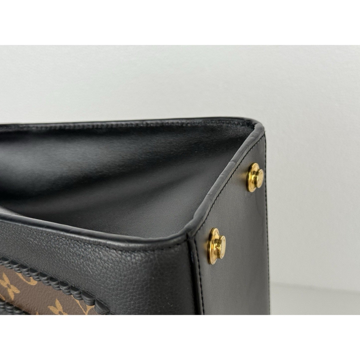Louis Vuitton City Steamer Mm Monogram Black & White Shoulder Bag