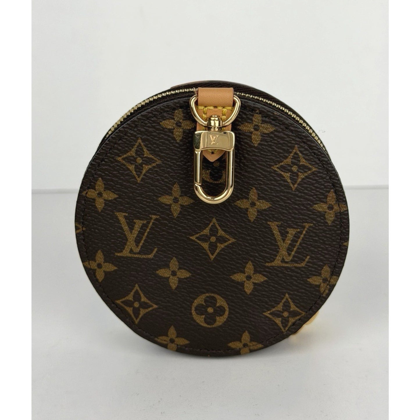 Louis Vuitton Eyeshadow Pouch with 2 Brushes in Brown Monogram Canvas K1