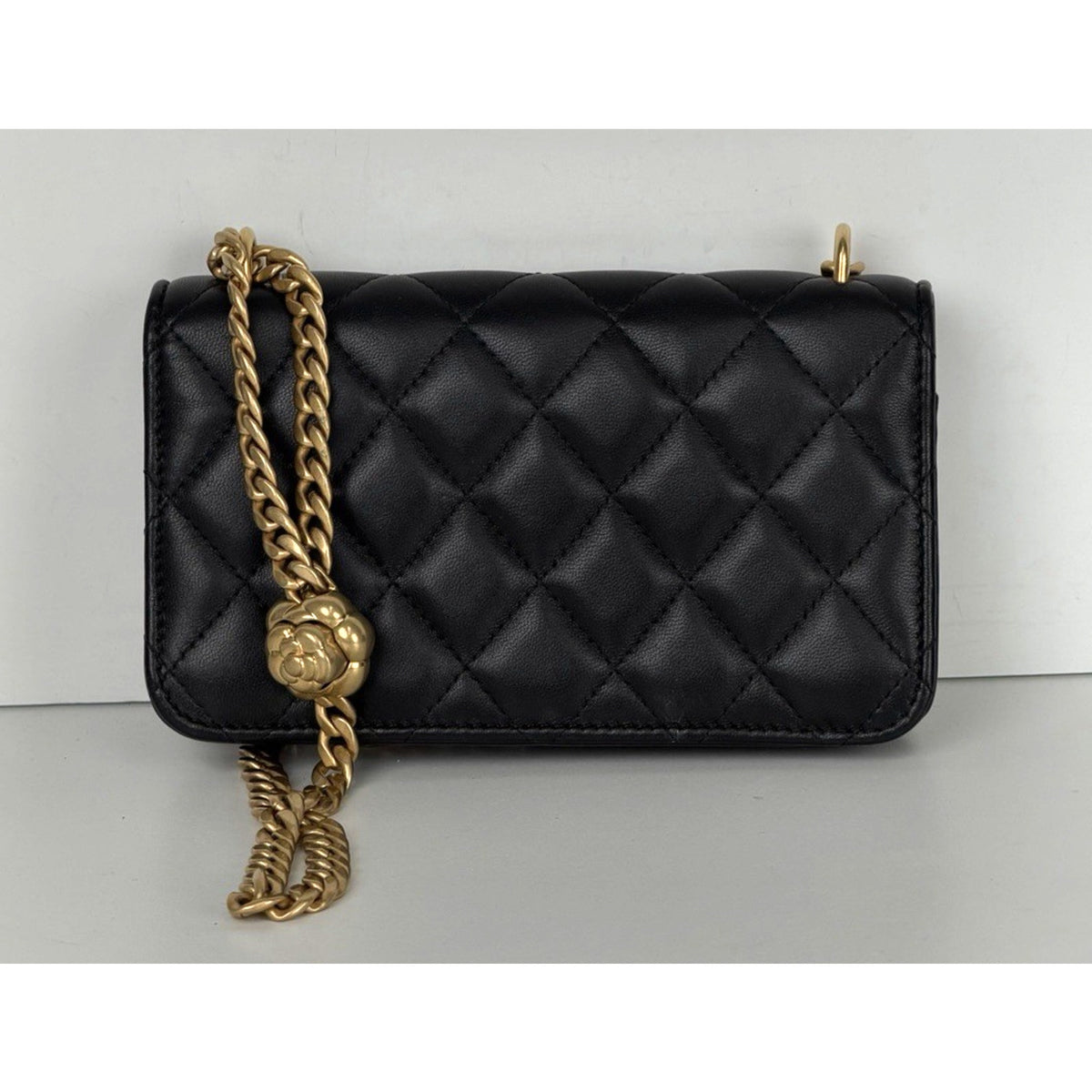 Chanel Dynasty Flap Phone Holder Bag in Black Leather with Gold-Tone HW 2019 D5